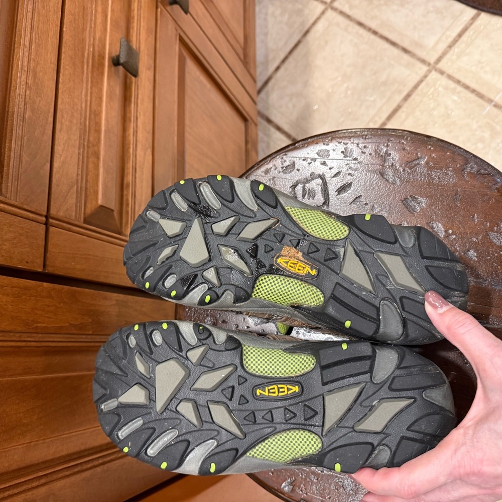 KEEN Ladies Green & Brown Leather Waterproof Hiking Shoes - Picture 6 of 6